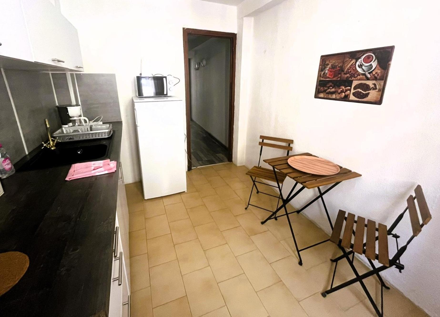 Au Pied Des Remparts 10 Rue Saint Jean Apartment Villefranche-de-Conflent Exterior foto